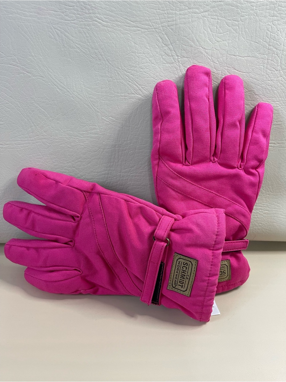 C.E. Schmidt workwear hot pink gloves s/m